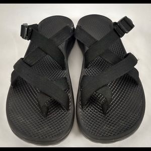 Women’s chacos size 8